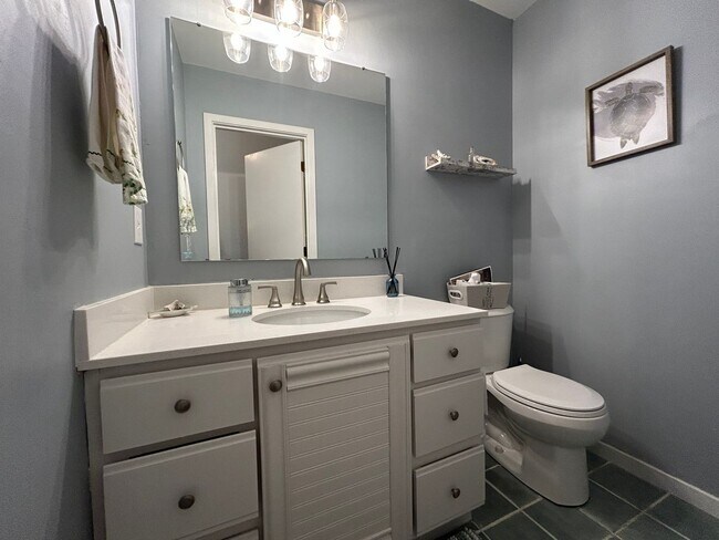 Building Photo - 6-month SUMMER rental within minutes of Wrightsville Beach!