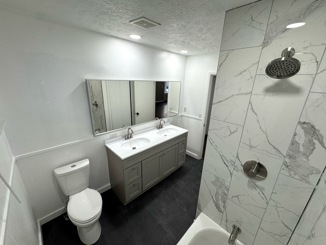 Building Photo - 908 S Crutcher Ave