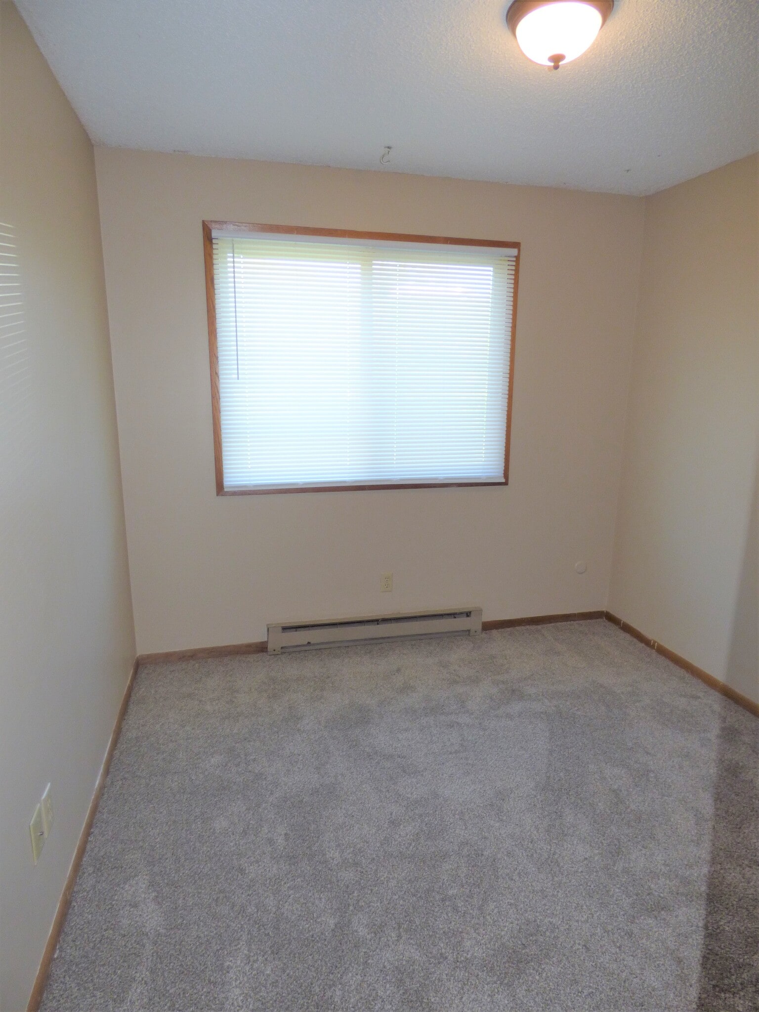 Building Photo - 2604 4th Ave NE