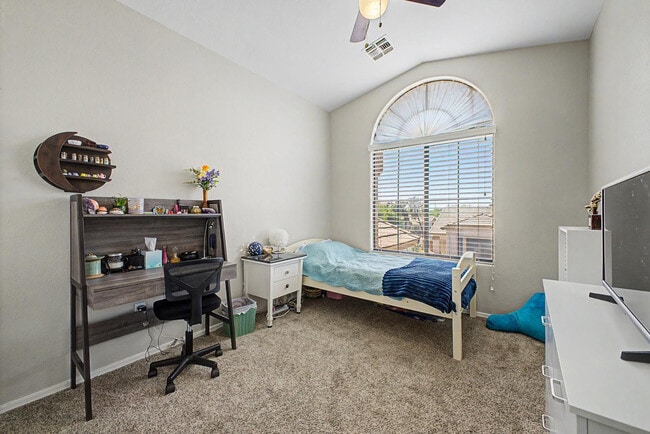 Building Photo - 6730 E Preston St