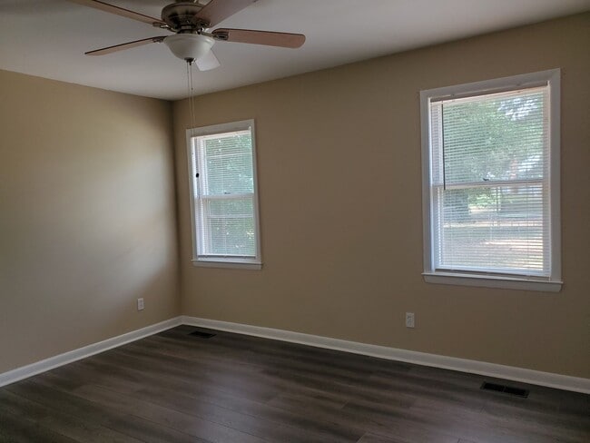 Building Photo - 1960 Windlock Dr