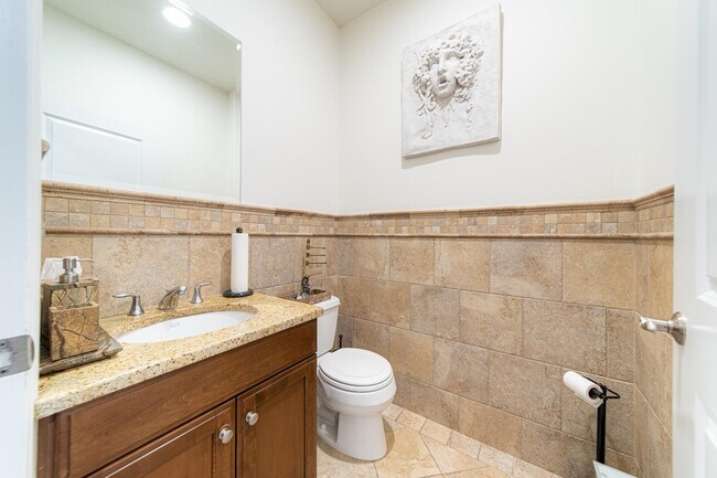 Building Photo - 11 Washington Pl