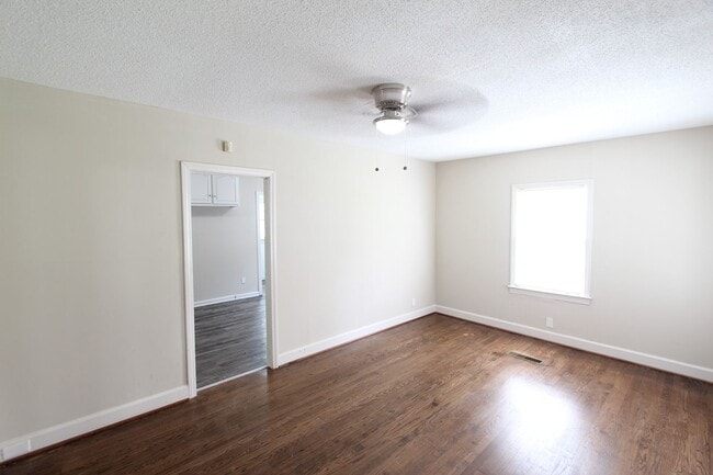 Building Photo - Belview Beauty!  Cute ! Cute! Cute! New on the Market and Newly Renovated!