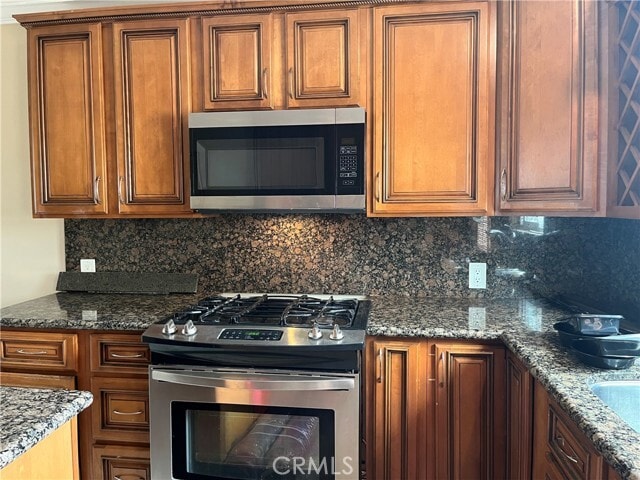 Building Photo - 135 Flower St