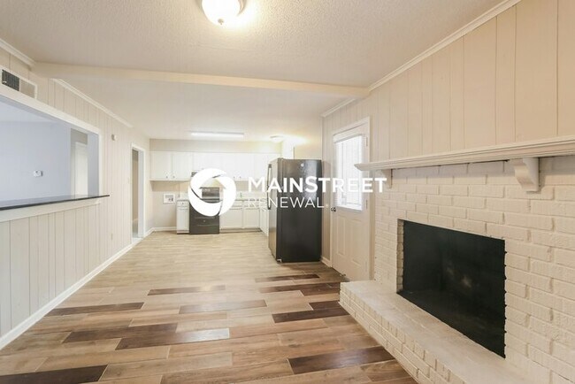 Building Photo - 3 Bedroom Pet-Friendly Home in Memphis, TN with Main Street Renewal