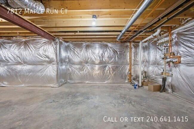 Building Photo - 7812 Maple Run Ct