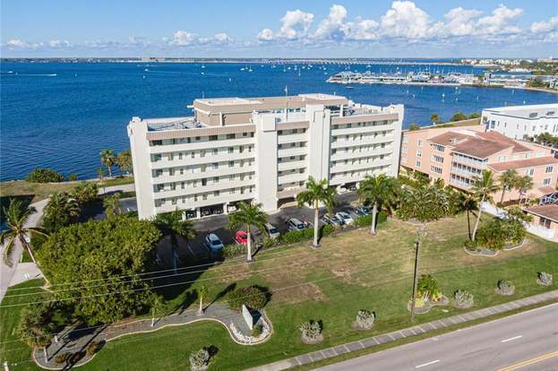 Building Photo - 1500 Park Beach Cir