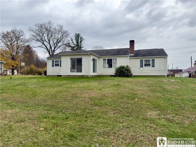 Building Photo - 32 Maple St