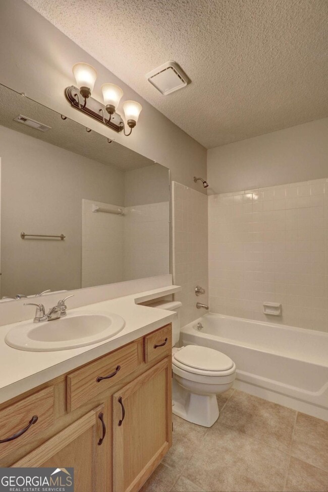 Building Photo - 601 Ridgefield Dr