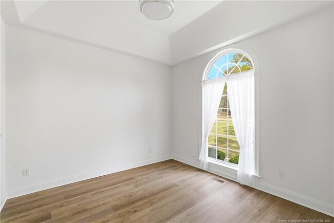 Building Photo - 50 Dino Ct