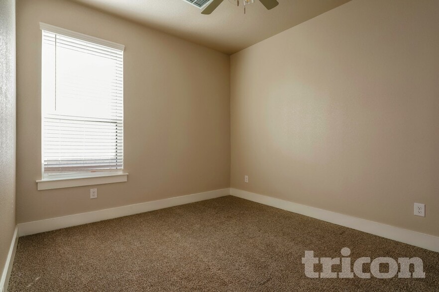 Building Photo - 10364 Ft Teran Trl