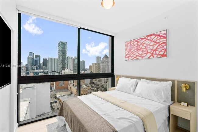 Building Photo - 225 N Miami Ave