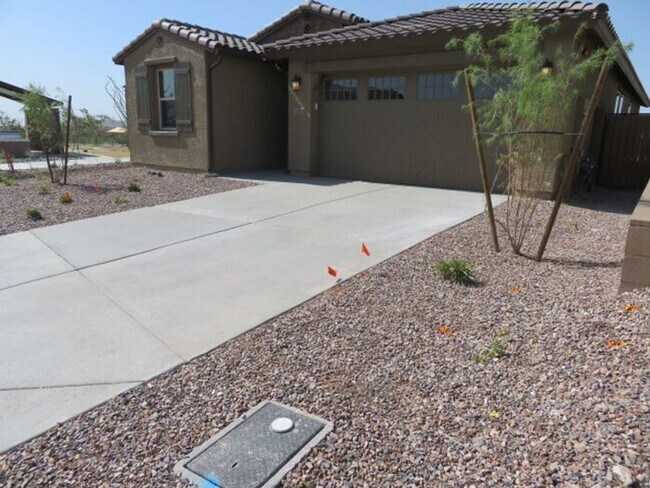 Primary Photo - ****$500 off December Rent****Beautiful 5 Bedroom 3 Bath In Mystic at Lake Pleasant