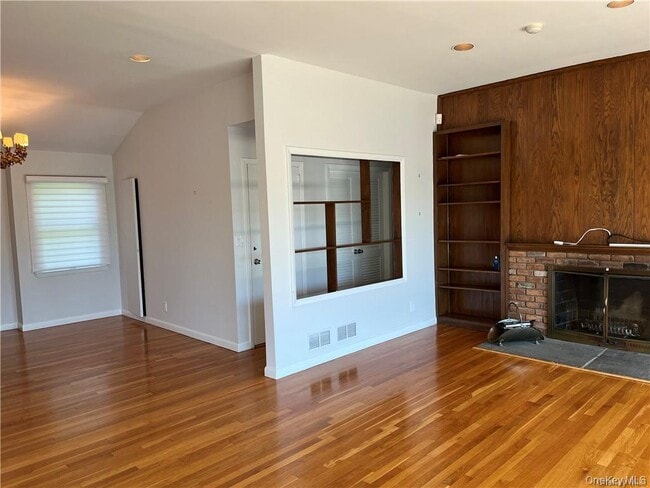 Building Photo - 13 Dock Pathway St