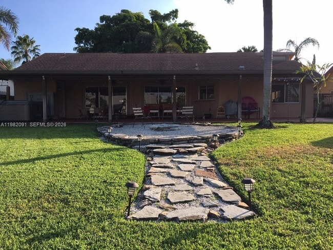 Building Photo - 8421 SW 28th St