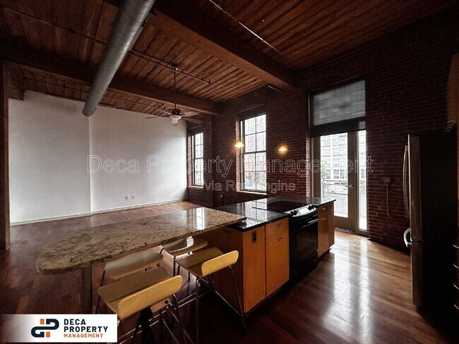 Building Photo - 721 N 17th St