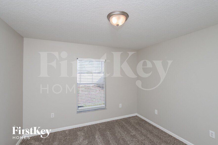 Building Photo - 1347 Armory Dr NE