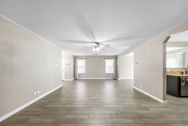 Building Photo - 219 Coriander Bend