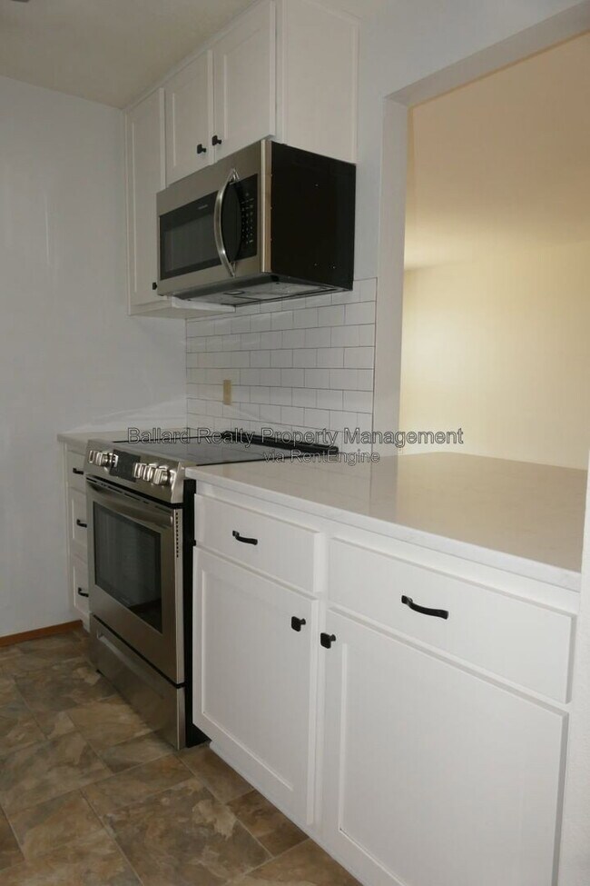 Building Photo - 800 N Allen Pl