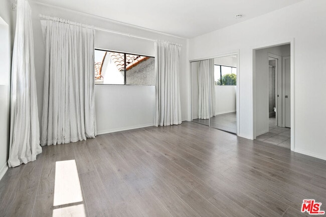 Building Photo - 817 10th St