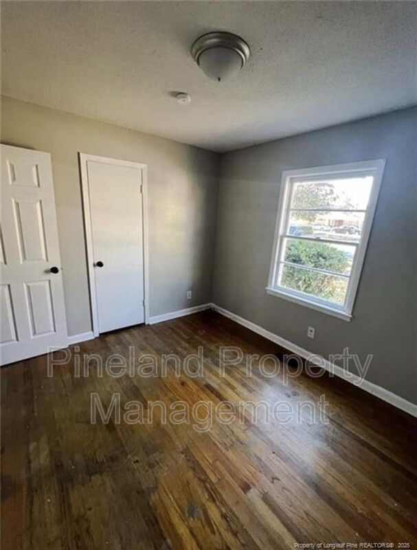 Building Photo - 321 Prairie Ct