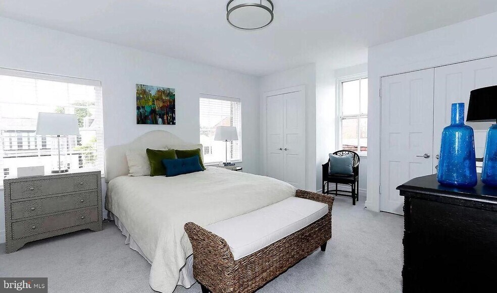 Building Photo - 3246 N St NW