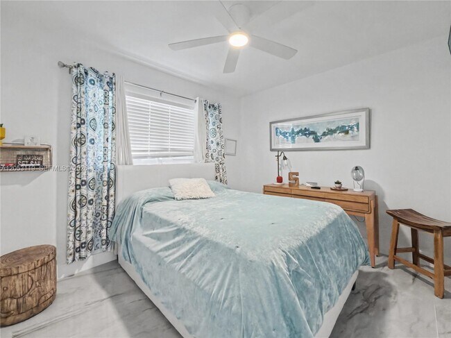 Building Photo - 5301 Ocean Terrace