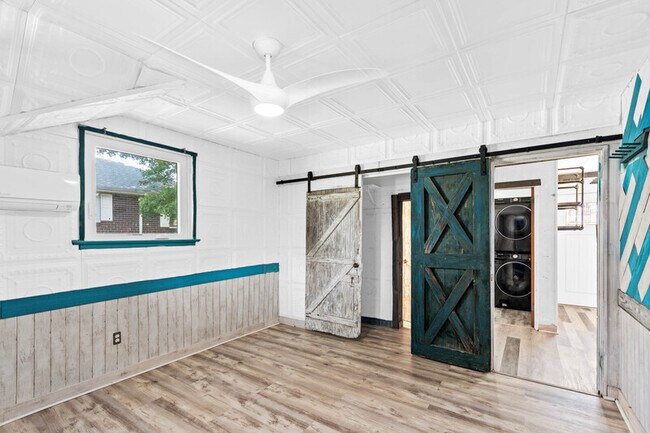 Building Photo - 27 Delaware Dr