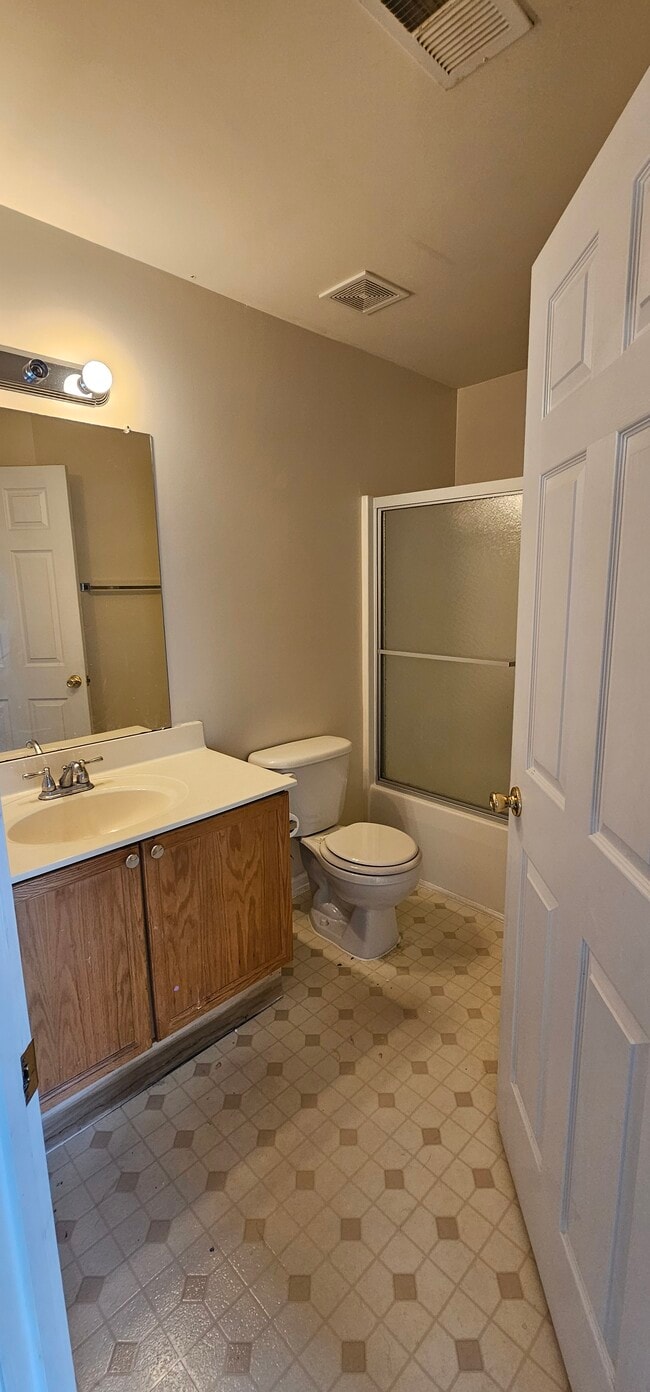 Building Photo - 9 E Calabash Ct