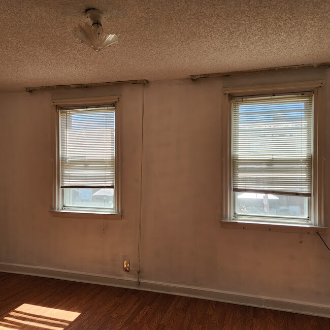 Building Photo - 1215 Passmore St