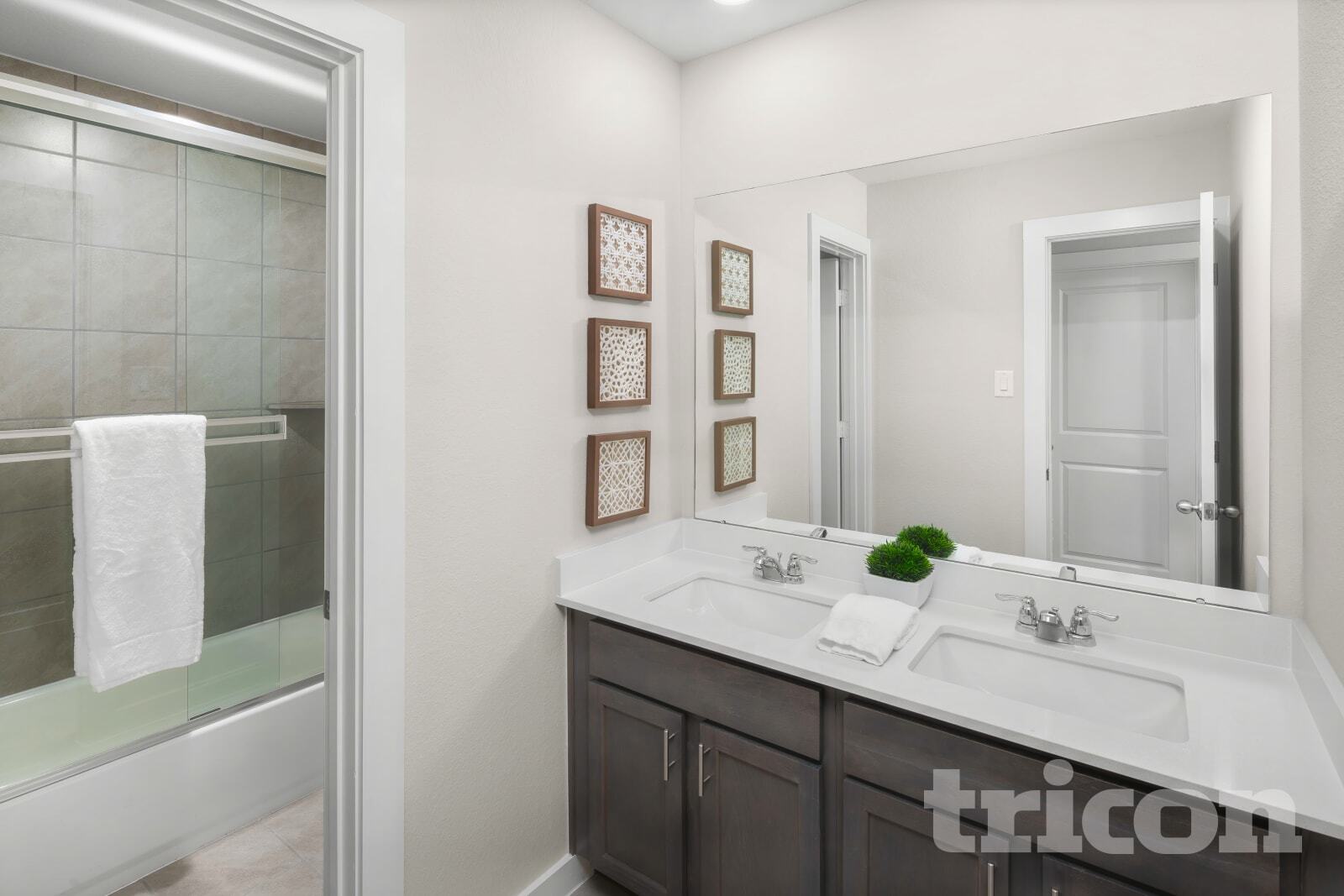 Building Photo - 9835 Willow Creek Commerce Dr