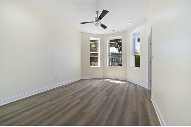 Building Photo - 5617 S Laflin St