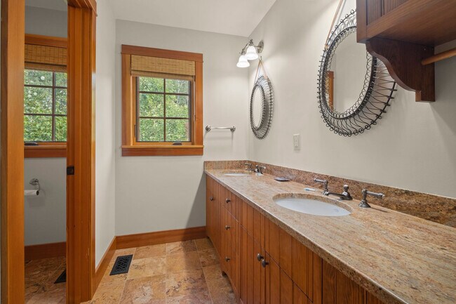 Building Photo - 28 Yellow Birch Cir