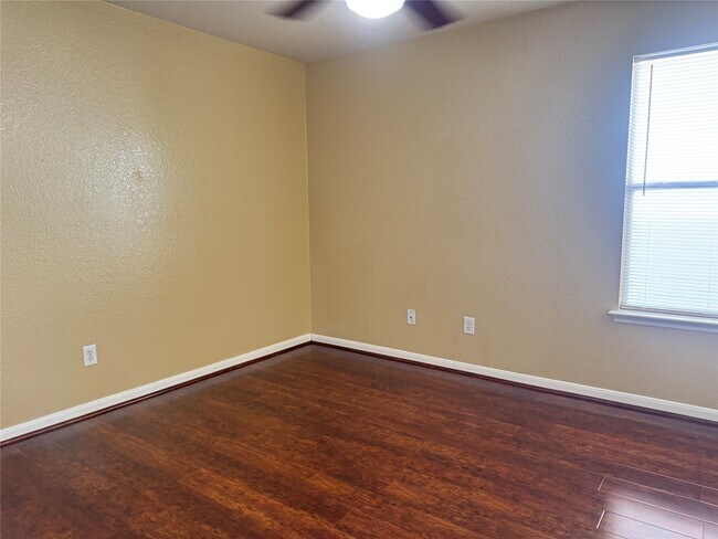 Building Photo - 15711 Western Skies Dr