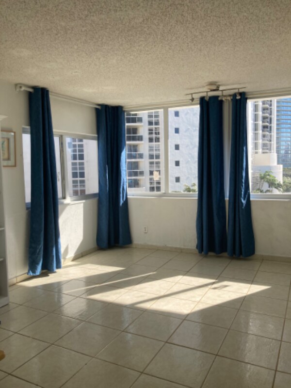 Building Photo - 19201 Collins Ave