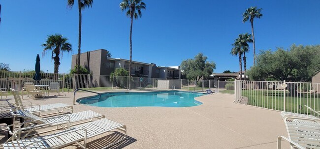 Building Photo - uclmc118