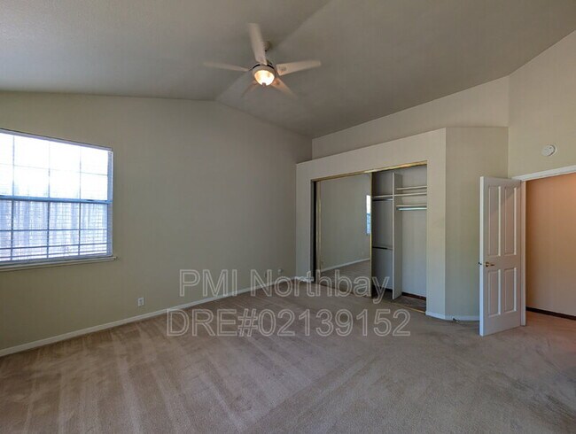 Building Photo - 3275 Formby Ln