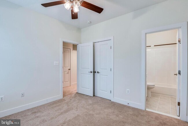 Building Photo - 6665 Fayette St