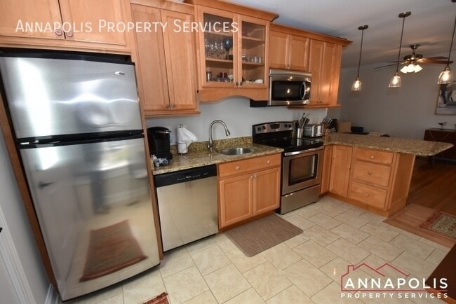 Building Photo - 1329 Washington Dr