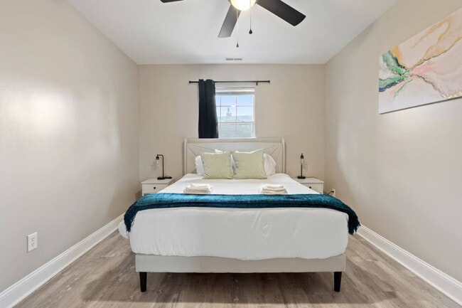 Building Photo - 1523 S East St