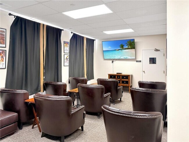 Building Photo - 475 Mount Vernon Hwy NE