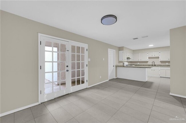 Building Photo - 14 S Casa Linda St