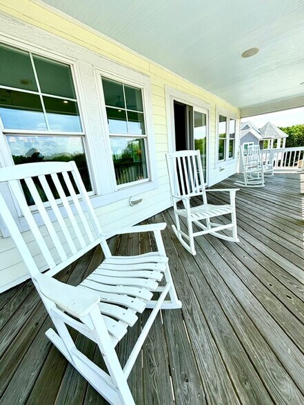 Front porch on 3rd floor - 112 Duck Ridge Village Ct