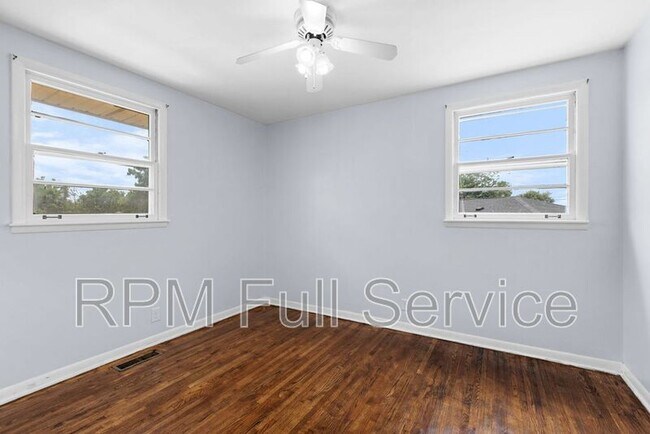 Building Photo - 3127 Larkspur Dr