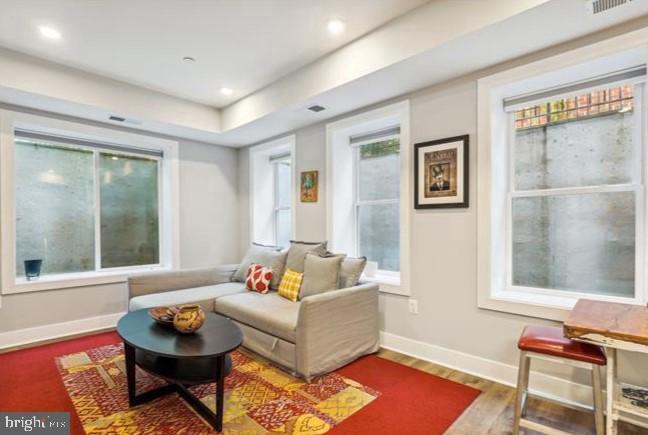 Building Photo - 1340 Nicholson St NW