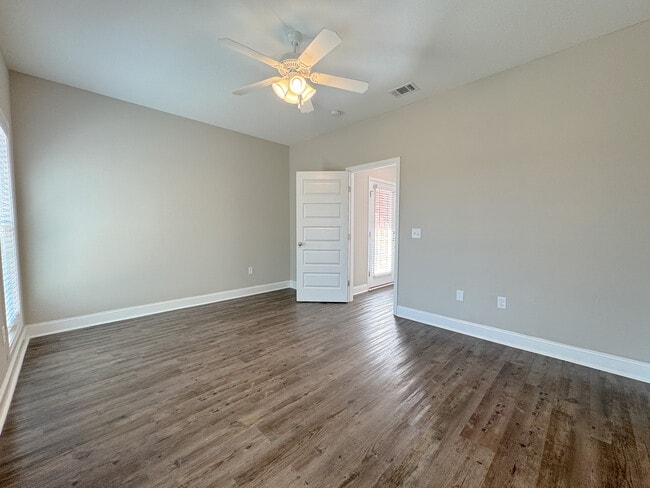 Building Photo - 35 Grove Cir