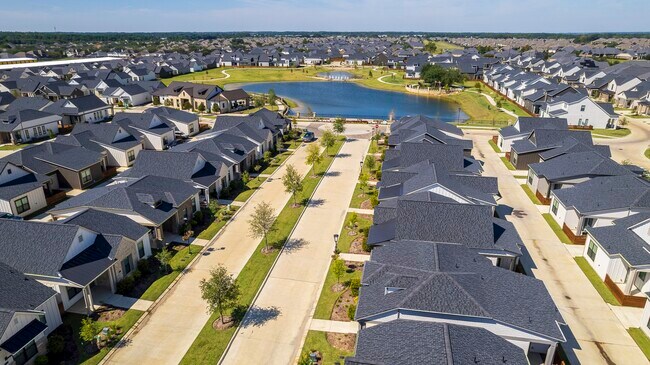 Building Photo - 18114 Greenhill Song Trl