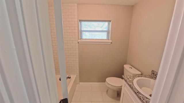 Building Photo - 2233 Huskey St