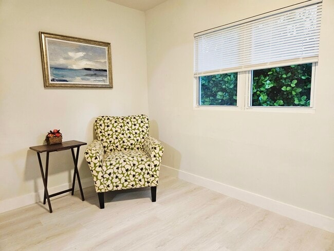 Building Photo - 719 Briggs St