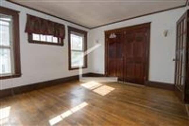 Building Photo - 59 Etna St